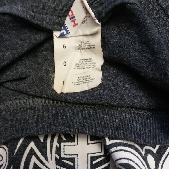 Dia de los Muertos T-shirt with Front Grap… - Picture 4 of 5